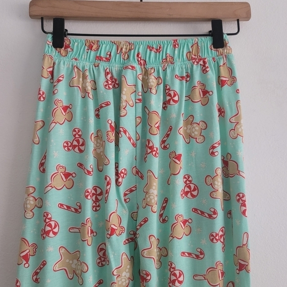 NEW Disney Peppermint Gingerbread Long Sleeve & Pants Women's Small Pajama Set - Picture 13 of 14